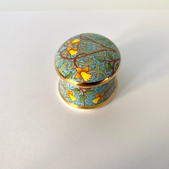 Museum Collection Daffodil Small Oval Trinket Box - Picture 8 of 12